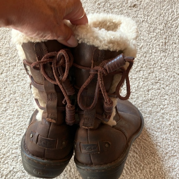 Women’s Ugg boots - Picture 3 of 6